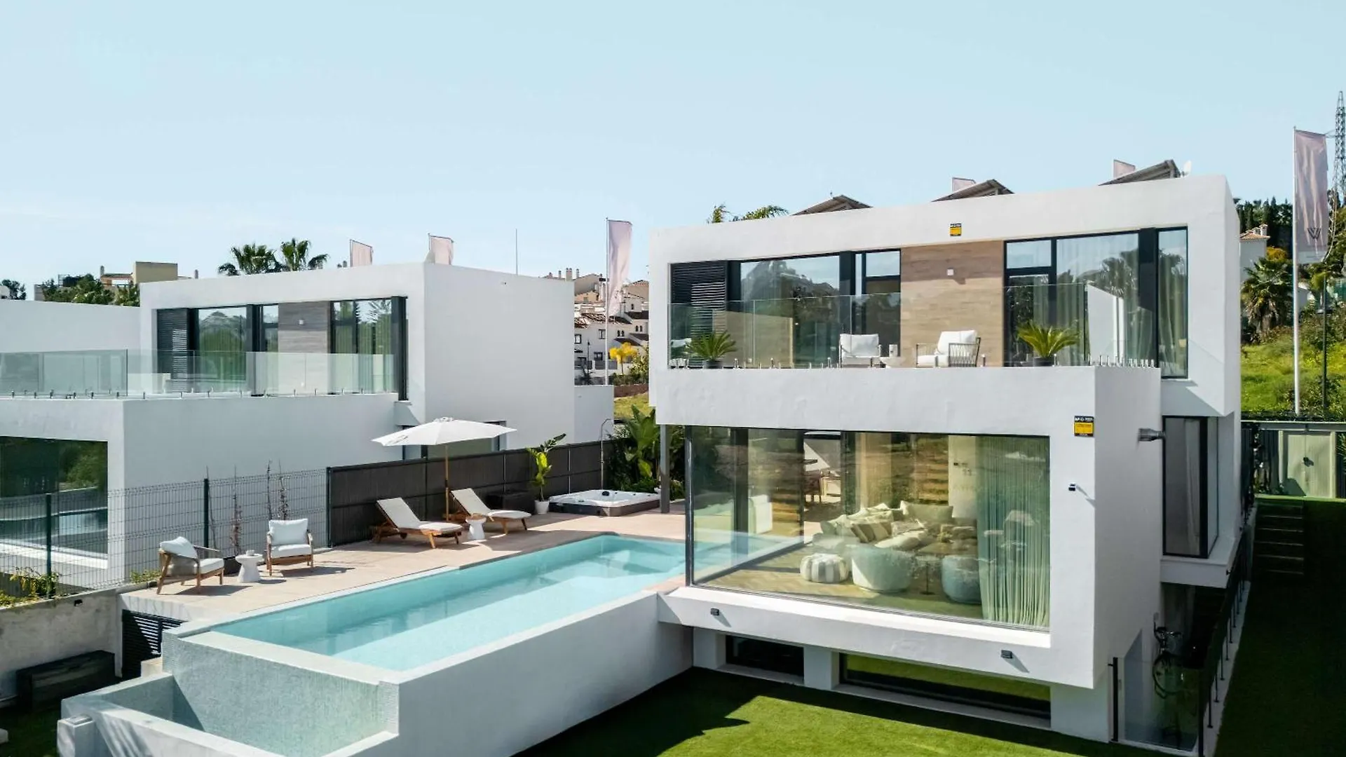Villa Francesca Front Golf Pool Jacuzzi 埃斯特波纳 西班牙