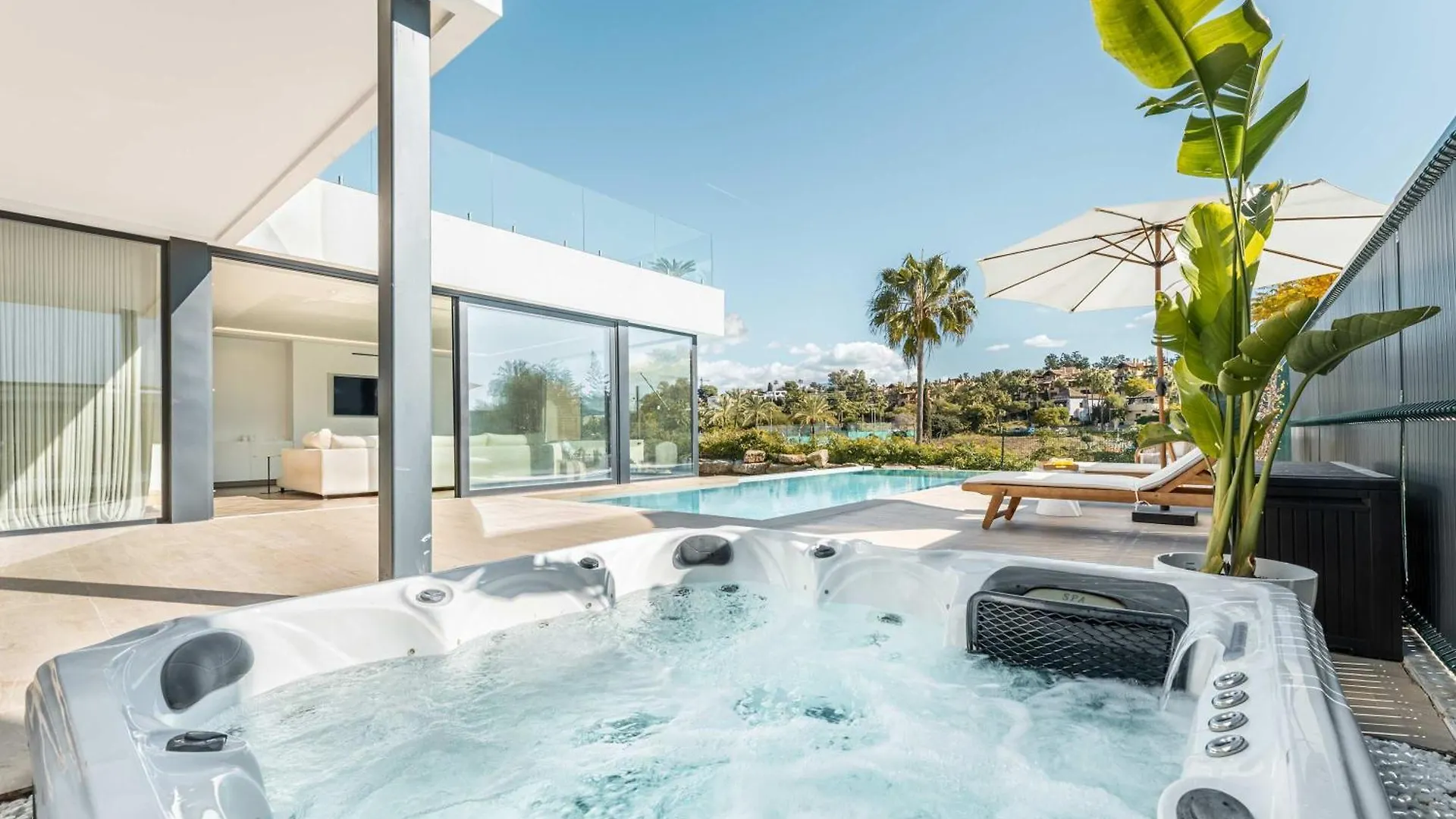 Villa Francesca Front Golf Pool Jacuzzi 埃斯特波纳