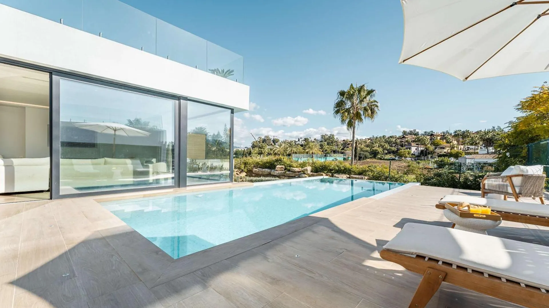 Villa Francesca Front Golf Pool Jacuzzi 埃斯特波纳 西班牙
